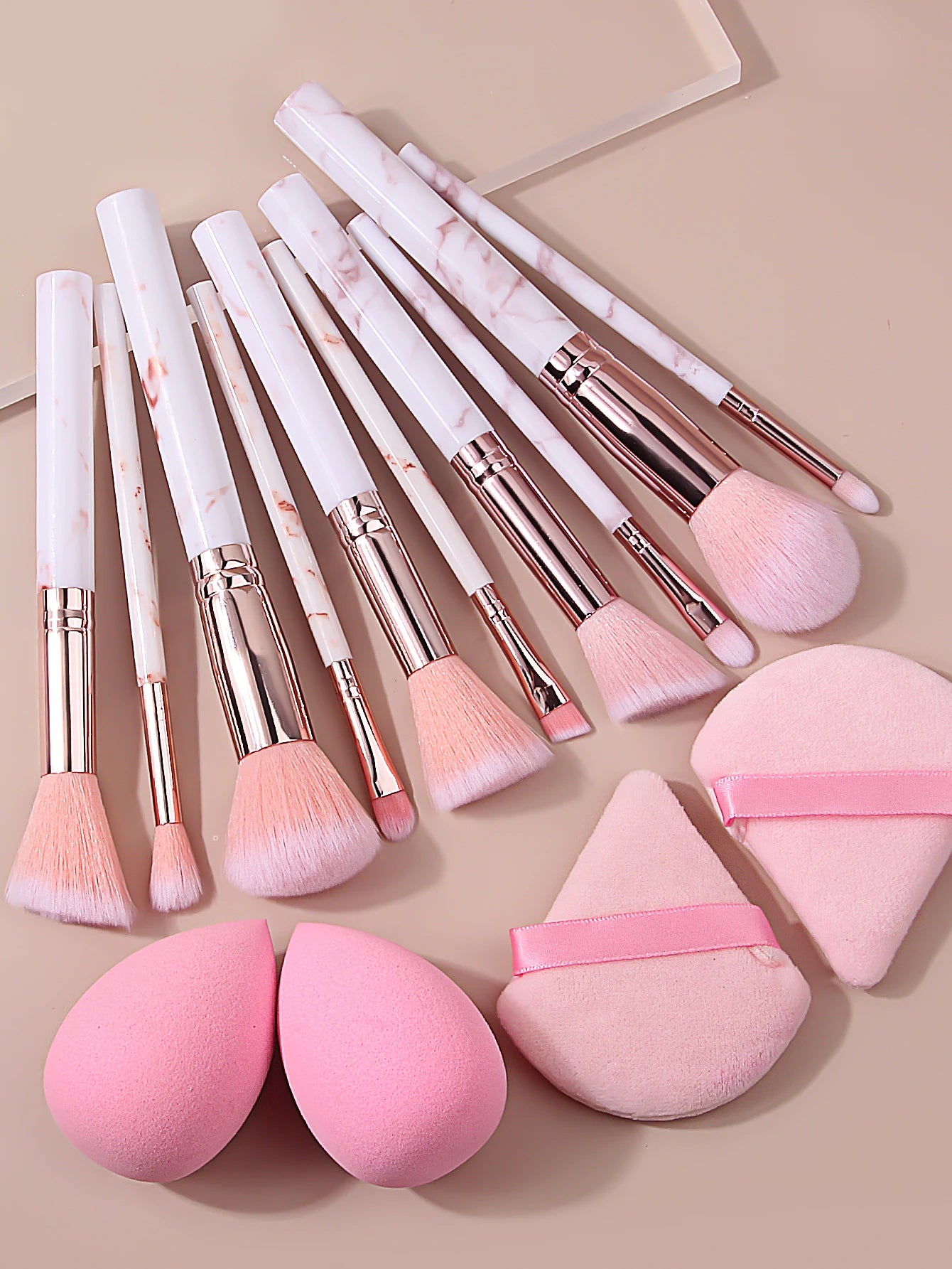 17PCS Pink makeup brush set, multi-functional facial brush + soft hair band wrist strap + fine sponge egg triangular powder puff