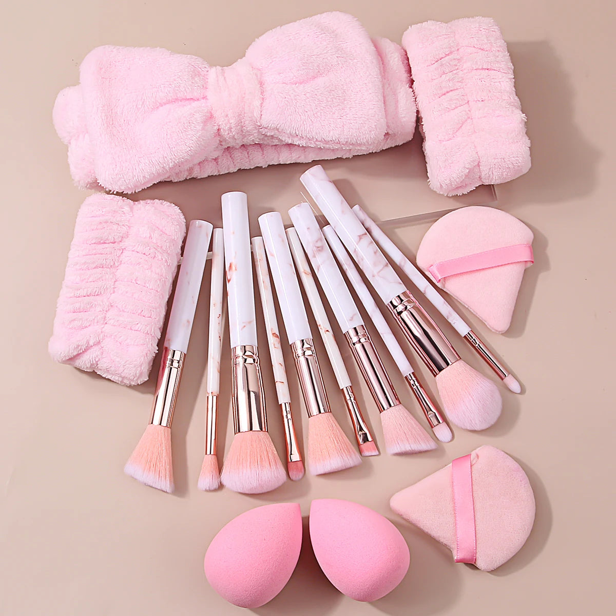 17PCS Pink makeup brush set, multi-functional facial brush + soft hair band wrist strap + fine sponge egg triangular powder puff
